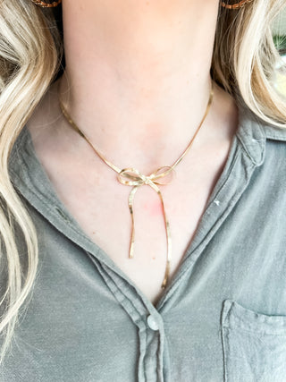Snake Chain Bow Necklace - Gold