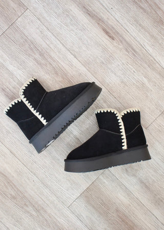 Tara Stitch Sherpa Boots - Black