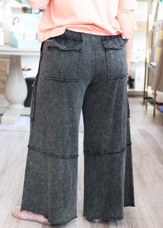 Mineral Washed Wide Leg Cargo Pants - Black