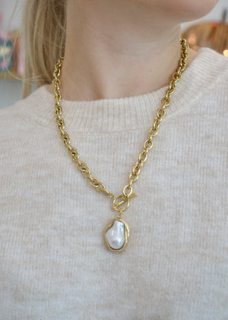 Cora Baroque Pearl Necklace